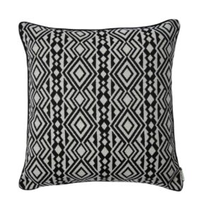 BOHOLOGY Černo-b&eacute;žov&yacute; venkovn&iacute; povlak na pol&scaron;t&aacute;ř Aztec 45 x 45 cm