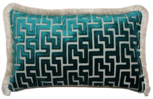 BOHOLOGY Petrolejově modr&yacute; sametov&yacute; povlak na pol&scaron;t&aacute;ř Labyrinth 30 x 50 cm s tř&aacute;sněmi