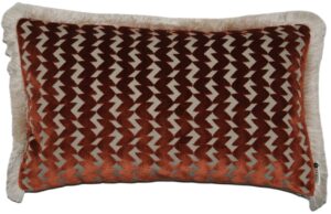 BOHOLOGY Skořicově hněd&yacute; sametov&yacute; povlak na pol&scaron;t&aacute;ř Stormie 30 x 50 cm s tř&aacute;sněmi