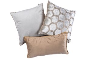 BOHOLOGY Stř&iacute;brno-b&eacute;žov&yacute; set tř&iacute; povlaků na pol&scaron;t&aacute;ř Hexagon