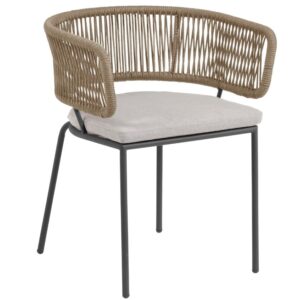 B&eacute;žov&aacute; pleten&aacute; zahradn&iacute; židle Kave Home Nadin