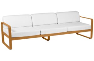 B&iacute;l&aacute; čalouněn&aacute; zahradn&iacute; pohovka Fermob Bellevie 235 cm s hnědou podnož&iacute;