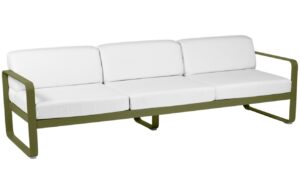 B&iacute;l&aacute; čalouněn&aacute; zahradn&iacute; pohovka Fermob Bellevie 235 cm se zelenou podnož&iacute; - odst&iacute;n pesto