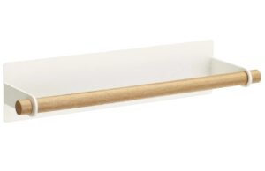 B&iacute;l&yacute; kovov&yacute; magnetick&yacute; drž&aacute;k na roli kuchyňsk&yacute;ch utěrek Yamazaki Tosca 32 cm