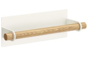 B&iacute;l&yacute; kovov&yacute; magnetick&yacute; drž&aacute;k na utěrky Yamazaki Tosca 28 cm