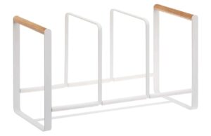 B&iacute;l&yacute; kovov&yacute; stojan na tal&iacute;ře Yamazaki Tosca 34