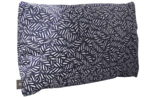 CXL by Christian Lacroix Modro b&iacute;l&yacute; sametov&yacute; pol&scaron;t&aacute;ř CXL Navy 50 x 28 cm s motivem