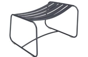 Čern&aacute; kovov&aacute; podnožka Fermob Surprising