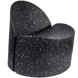 Čern&eacute; terazzo zahradn&iacute; lounge křeslo Zuiver Bloom