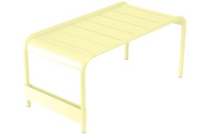 Citronově žlut&yacute; kovov&yacute; zahradn&iacute; konferenčn&iacute; stolek Fermob Luxembourg 86 x 44 cm