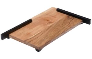 Dřevěn&eacute; serv&iacute;rovac&iacute; prk&eacute;nko Kave Home Vira 39 x 24 cm