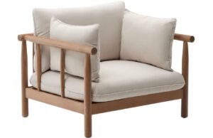 Dřevěn&eacute; zahradn&iacute; křeslo Kave Home Sacova s pol&scaron;t&aacute;ři