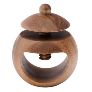 Dřevěn&yacute; lousk&aacute;ček Kave Home Nukha