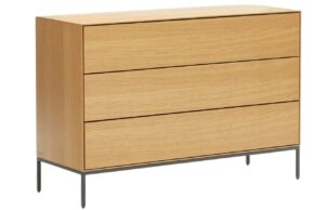 Dubov&aacute; komoda Kave Home Vedrana 110 x 40 cm