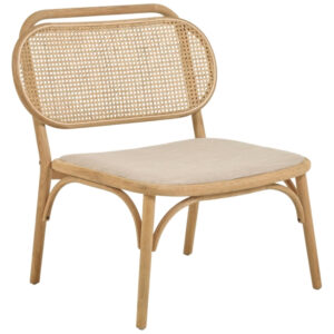 Dubov&eacute; křeslo Kave Home Doriane s ratanov&yacute;m opěradlem