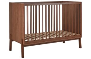 Hněd&aacute; dětsk&aacute; post&yacute;lka Quax Ashi 60 x 120 cm