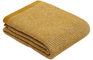 Hořčicově žlut&yacute; pl&eacute;d Kave Home Melany 130 x 170 cm