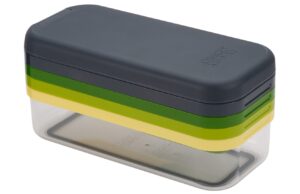 Joseph Joseph Barevn&yacute; plastov&yacute; kr&aacute;ječ na zeleninu Multi-prep Compact