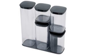 Joseph Joseph Sada pěti &scaron;ed&yacute;ch plastov&yacute;ch d&oacute;z na potraviny Podium