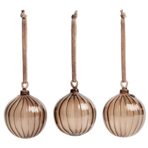 Kave Home Set tř&iacute; hněd&yacute;ch skleněn&yacute;ch v&aacute;nočn&iacute;ch ozdob Oranel 8 cm