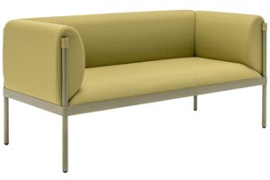 MDD Olivově zelen&aacute; dvoum&iacute;stn&aacute; pohovka Stilt 163 cm