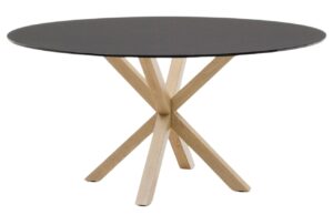 Matně čern&yacute; skleněn&yacute; j&iacute;deln&iacute; stůl Kave Home Argo 150 cm s př&iacute;rodn&iacute; kovovou podnož&iacute;