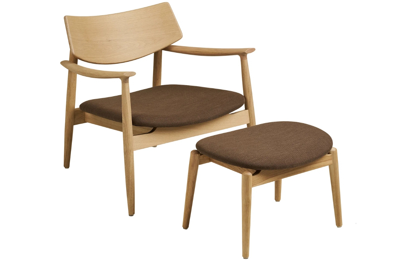 Nordic Living Hnědé křeslo Olivera s podnožkou