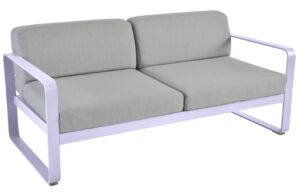 &Scaron;ed&aacute; čalouněn&aacute; zahradn&iacute; pohovka Fermob Bellevie 160 cm s fialovou podnož&iacute;