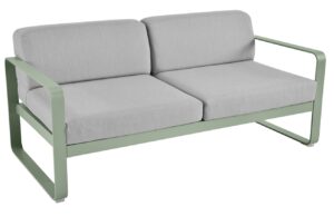 &Scaron;ed&aacute; čalouněn&aacute; zahradn&iacute; pohovka Fermob Bellevie 160 cm s kaktusově zelenou podnož&iacute;