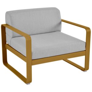 &Scaron;ed&eacute; čalouněn&eacute; zahradn&iacute; křeslo Fermob Bellevie s hnědou podnož&iacute;