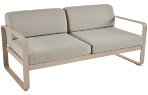 &Scaron;edohněd&aacute; čalouněn&aacute; zahradn&iacute; pohovka Fermob Bellevie 160 cm s mu&scaron;k&aacute;tově &scaron;edou podnož&iacute;