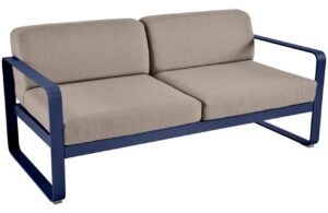 &Scaron;edohněd&aacute; čalouněn&aacute; zahradn&iacute; pohovka Fermob Bellevie 160 cm s tmavě modrou podnož&iacute;