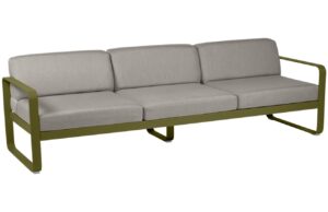 &Scaron;edohněd&aacute; čalouněn&aacute; zahradn&iacute; pohovka Fermob Bellevie 235 cm se zelenou podnož&iacute; - odst&iacute;n pesto