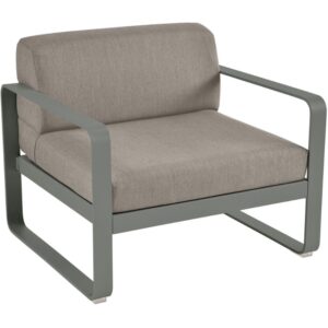 &Scaron;edohněd&eacute; čalouněn&eacute; zahradn&iacute; křeslo Fermob Bellevie s &scaron;edozelenou podnož&iacute;