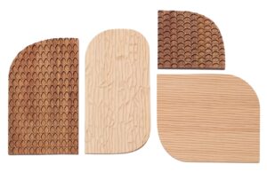 Set čtyř dřevěn&yacute;ch n&aacute;stěnn&yacute;ch dekorac&iacute; Kave Home Trivax