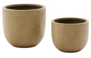 Set dvou žlut&yacute;ch zahradn&iacute;ch květin&aacute;čů Kave Home Selvi