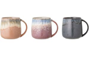 Set tř&iacute; pestrobarevn&yacute;ch keramick&yacute;ch hrnečků Bloomingville Cloe 380 ml