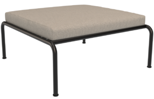 Světle &scaron;ed&aacute; čalouněn&aacute; zahradn&iacute; podnožka HOUE Avon II.