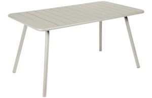 Světle &scaron;ed&yacute; kovov&yacute; stůl Fermob Luxembourg 143 x 80 cm