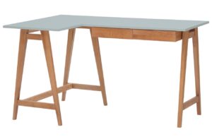 Světle &scaron;ed&yacute; lakovan&yacute; rohov&yacute; pracovn&iacute; stůl RAGABA LUKA 135 x 85 cm s dubovou podnož&iacute;