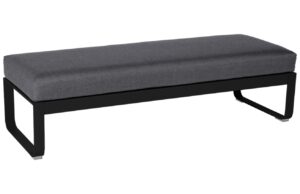 Tmavě &scaron;ed&aacute; čalouněn&aacute; lavice Fermob Bellevie 148 cm s černou podnož&iacute;