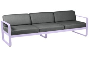 Tmavě &scaron;ed&aacute; čalouněn&aacute; zahradn&iacute; pohovka Fermob Bellevie 235 cm s fialovou podnož&iacute;