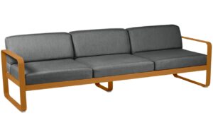 Tmavě &scaron;ed&aacute; čalouněn&aacute; zahradn&iacute; pohovka Fermob Bellevie 235 cm s hnědou podnož&iacute;