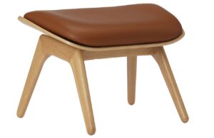 Umage Dubov&aacute; podnožka The Reader s hnědou kůž&iacute; 60 x 46 cm