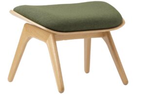 Umage Dubov&aacute; podnožka The Reader se zelen&yacute;m čalouněn&iacute;m 60 x 46 cm