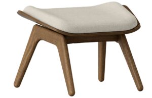 Umage Tmav&aacute; dubov&aacute; podnožka The Reader s b&iacute;l&yacute;m čalouněn&iacute;m 60 x 46 cm