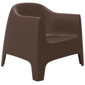 VONDOM Hněd&eacute; plastov&eacute; zahradn&iacute; lounge křeslo SOLID