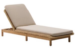 Zahradn&iacute; leh&aacute;tko z uměl&eacute;ho ratanu Kave Home Galea