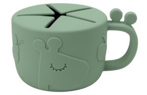 Zelen&yacute; silikonov&yacute; hrneček na svačinu Done by Deer Peekaboo Raffi