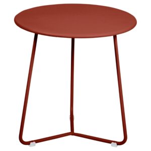 Zemitě červen&yacute; kovov&yacute; odkl&aacute;dac&iacute; stolek Fermob Cocotte 34 cm